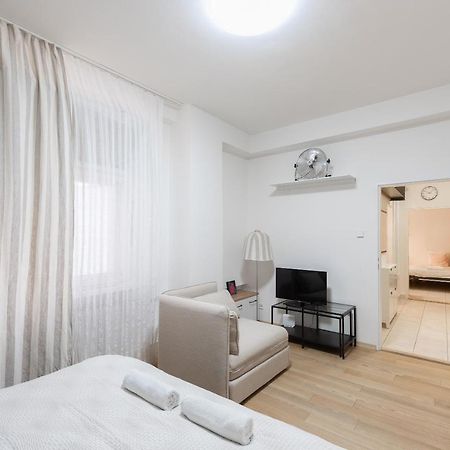 Lotus Apartment Прага Экстерьер фото